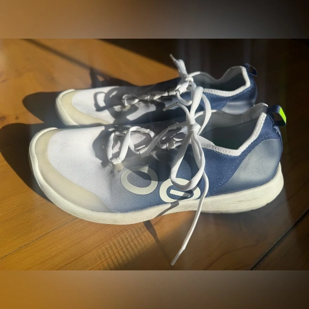 OOFOS OOmg Sport LS low recovery shoes in the navy Size 11.5